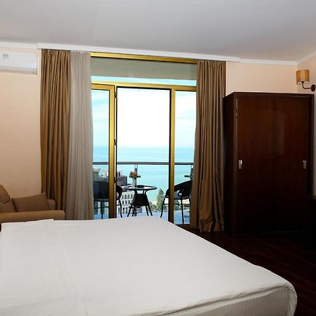 Hotel Corner Inn Batumi Ngoại thất bức ảnh