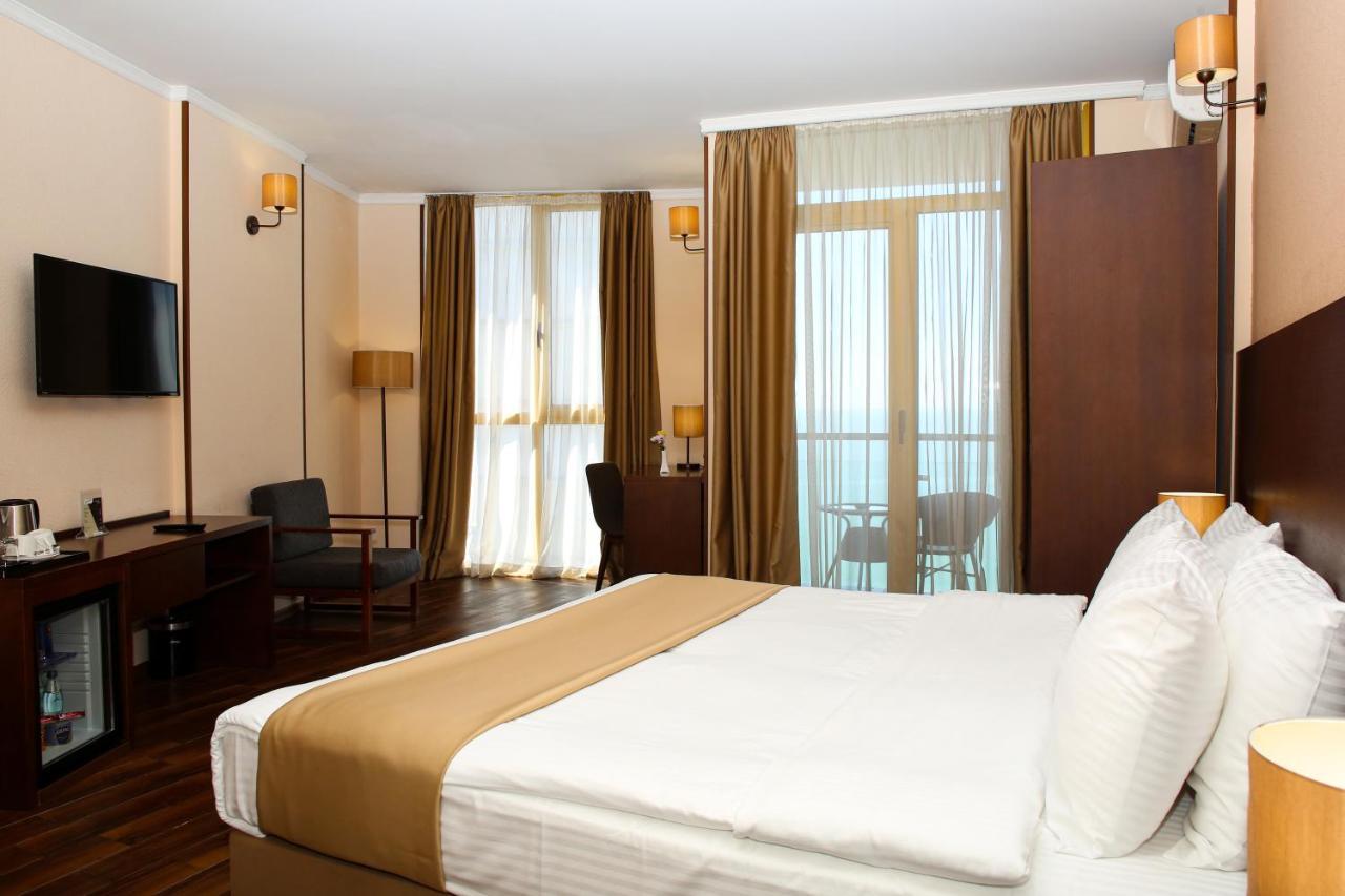 Hotel Corner Inn Batumi Ngoại thất bức ảnh