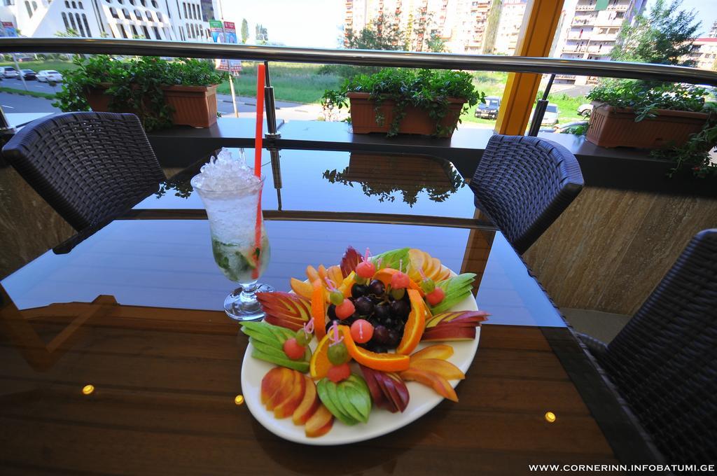 Hotel Corner Inn Batumi Ngoại thất bức ảnh
