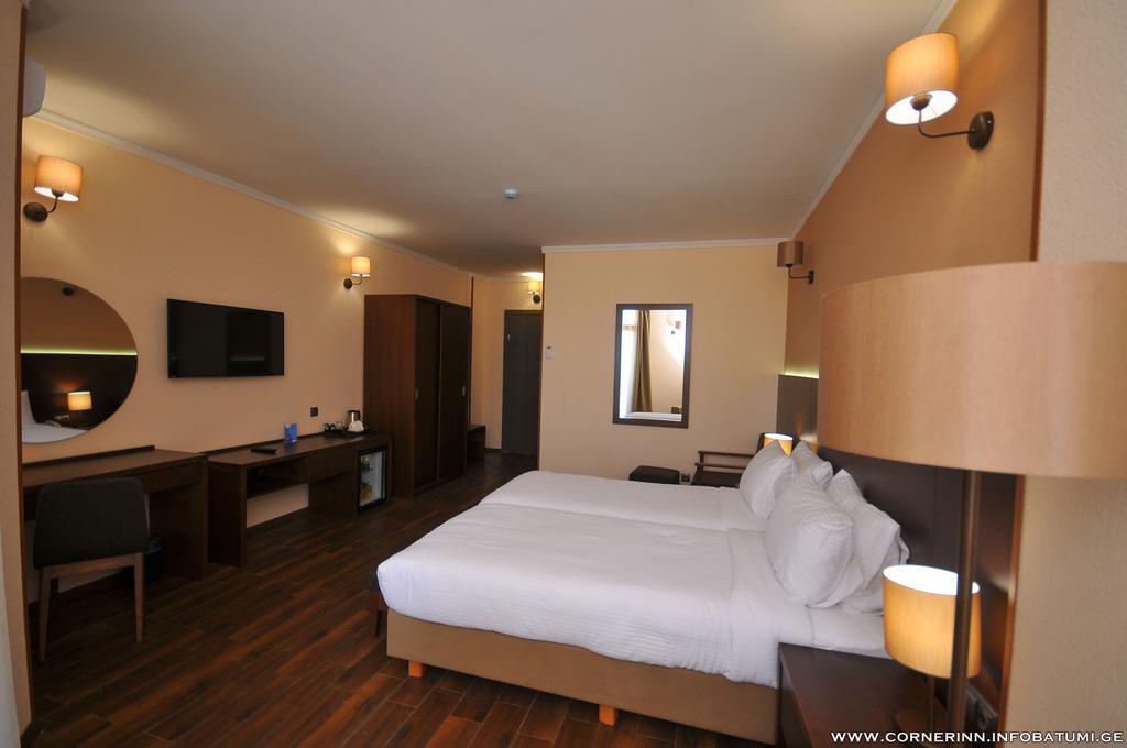 Hotel Corner Inn Batumi Ngoại thất bức ảnh