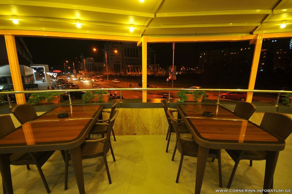 Hotel Corner Inn Batumi Ngoại thất bức ảnh