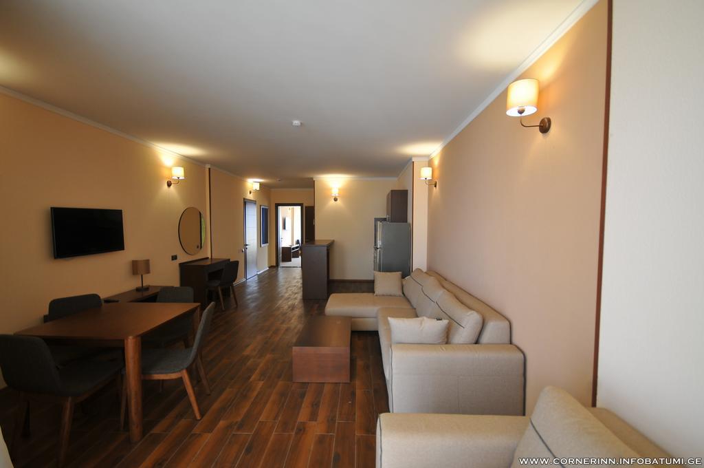 Hotel Corner Inn Batumi Ngoại thất bức ảnh