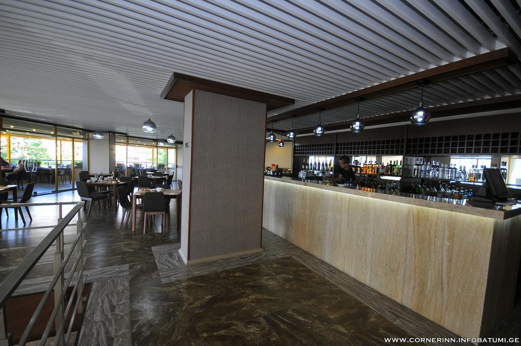 Hotel Corner Inn Batumi Ngoại thất bức ảnh