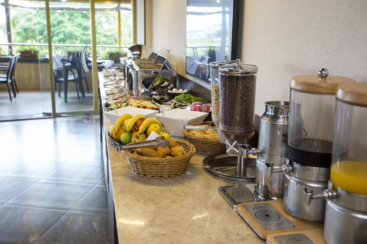 Hotel Corner Inn Batumi Ngoại thất bức ảnh